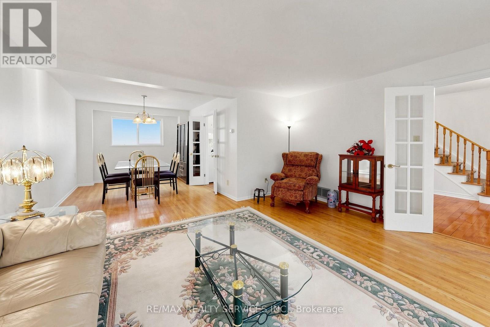 25 MALCOLM CRESCENT - 12