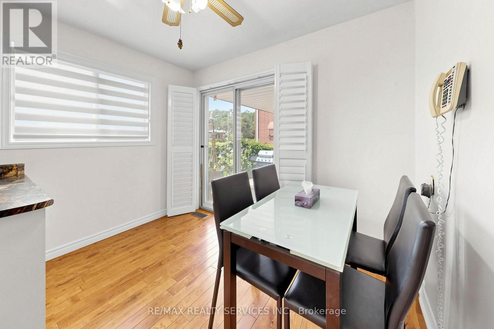 25 MALCOLM CRESCENT - 23