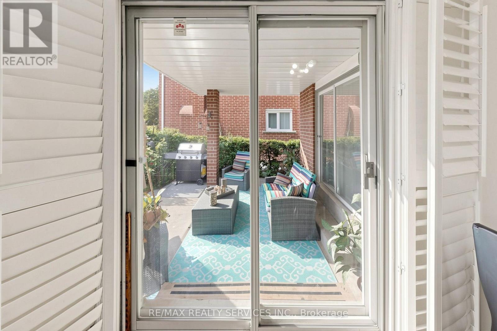 25 MALCOLM CRESCENT - 24