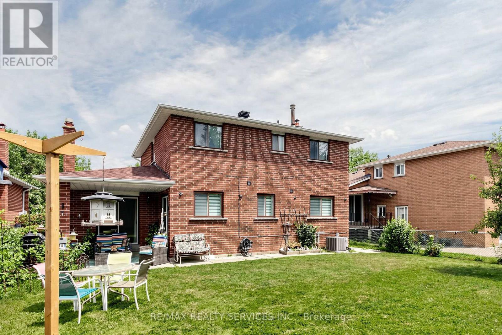25 MALCOLM CRESCENT - 47