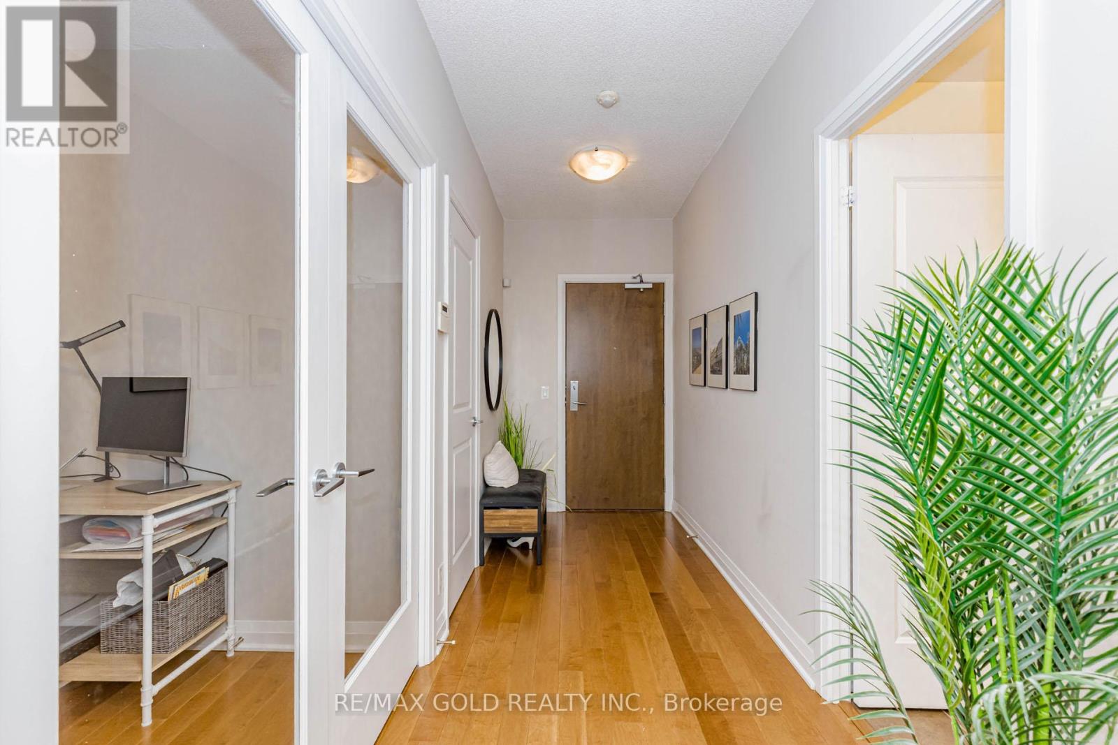 #313 1055 SOUTHDOWN ROAD - 13
