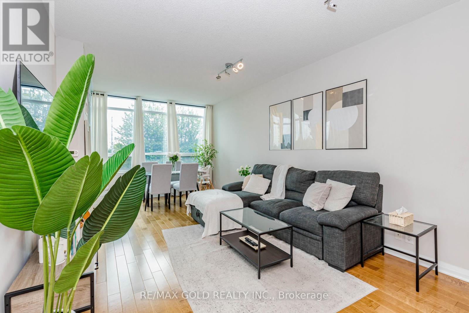 #313 1055 SOUTHDOWN ROAD - 20