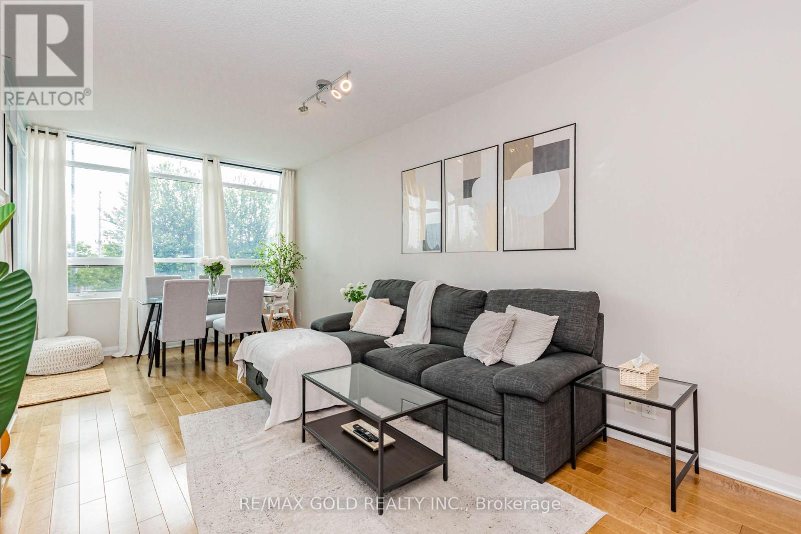 #313 1055 SOUTHDOWN ROAD - 22