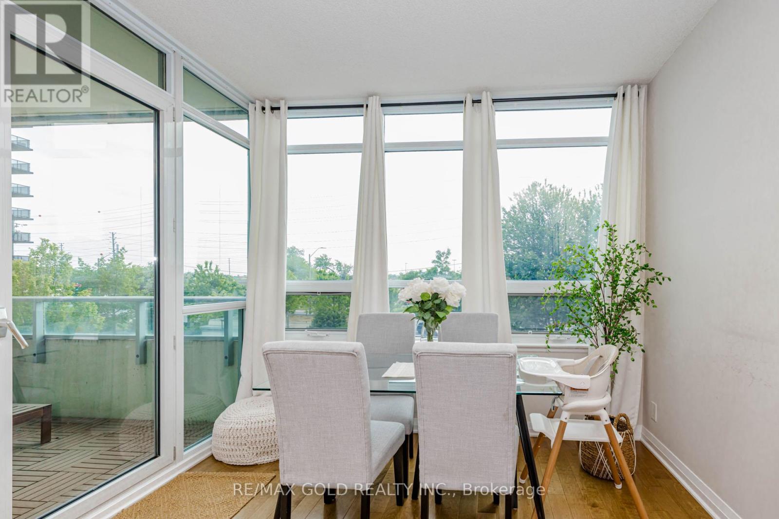 #313 1055 SOUTHDOWN ROAD - 24