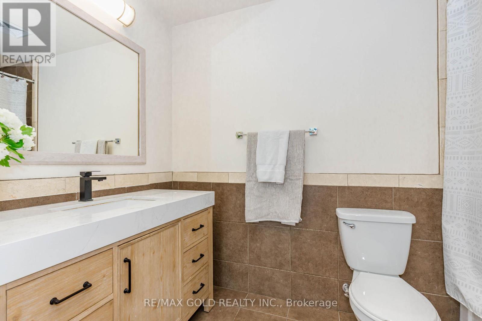 #313 1055 SOUTHDOWN ROAD - 30
