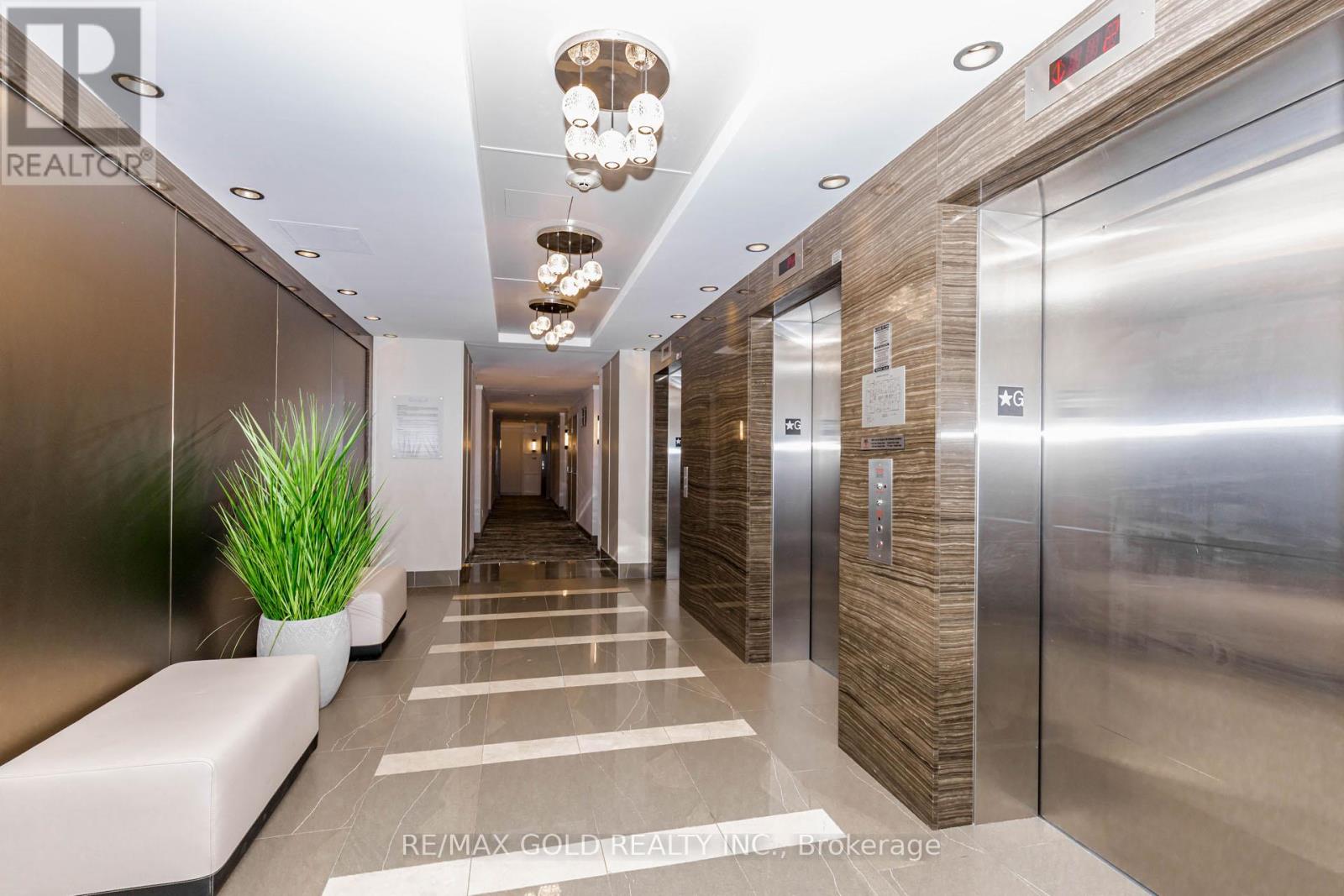 #313 1055 SOUTHDOWN ROAD - 8