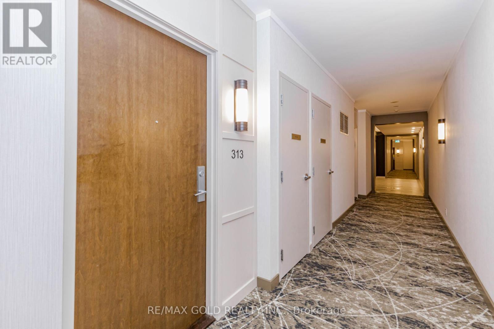 #313 1055 SOUTHDOWN ROAD - 9