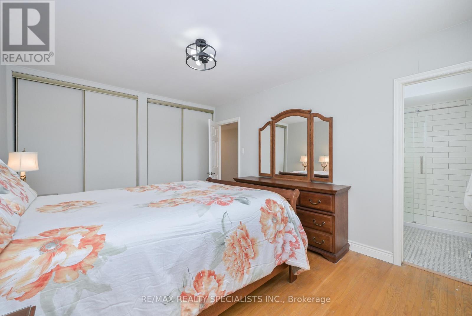8 BEECHWOOD CRESCENT - 14