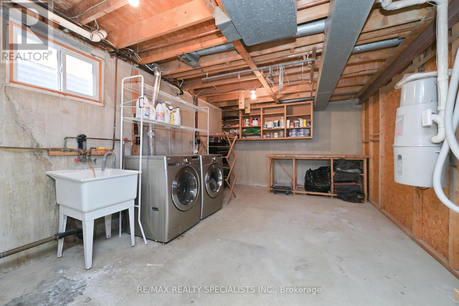 8 BEECHWOOD CRESCENT - 25