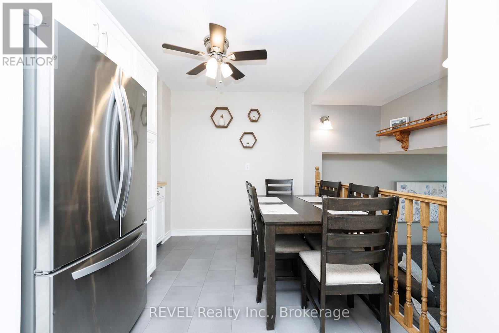 #104 5 WOODLAWN COURT - 10