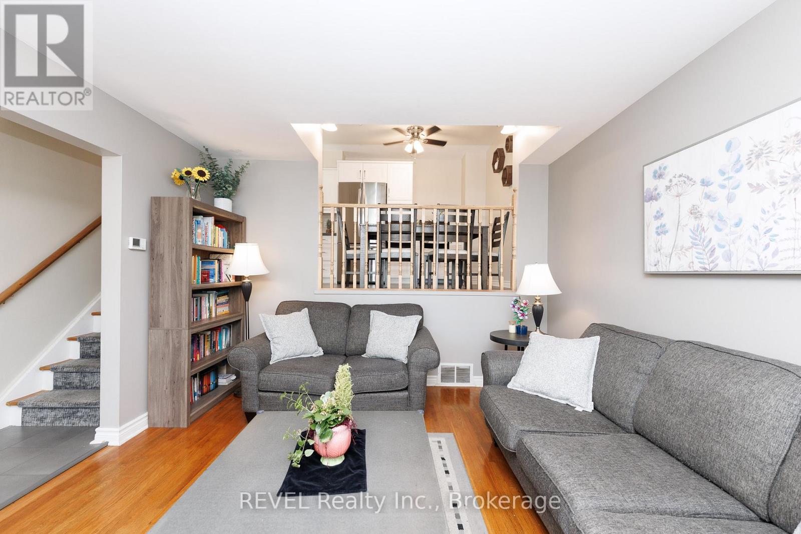 #104 5 WOODLAWN COURT - 14