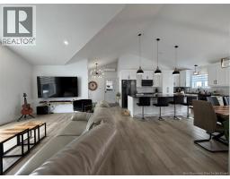 4pc Ensuite bath - 42 Chouinard Street, Saint Quentin, NB E8A1L3 Photo 6