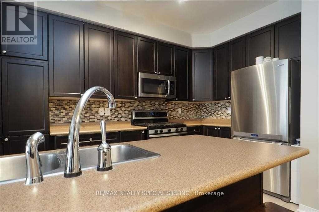 127 - 110 HIGHLAND ROAD W — photo 3