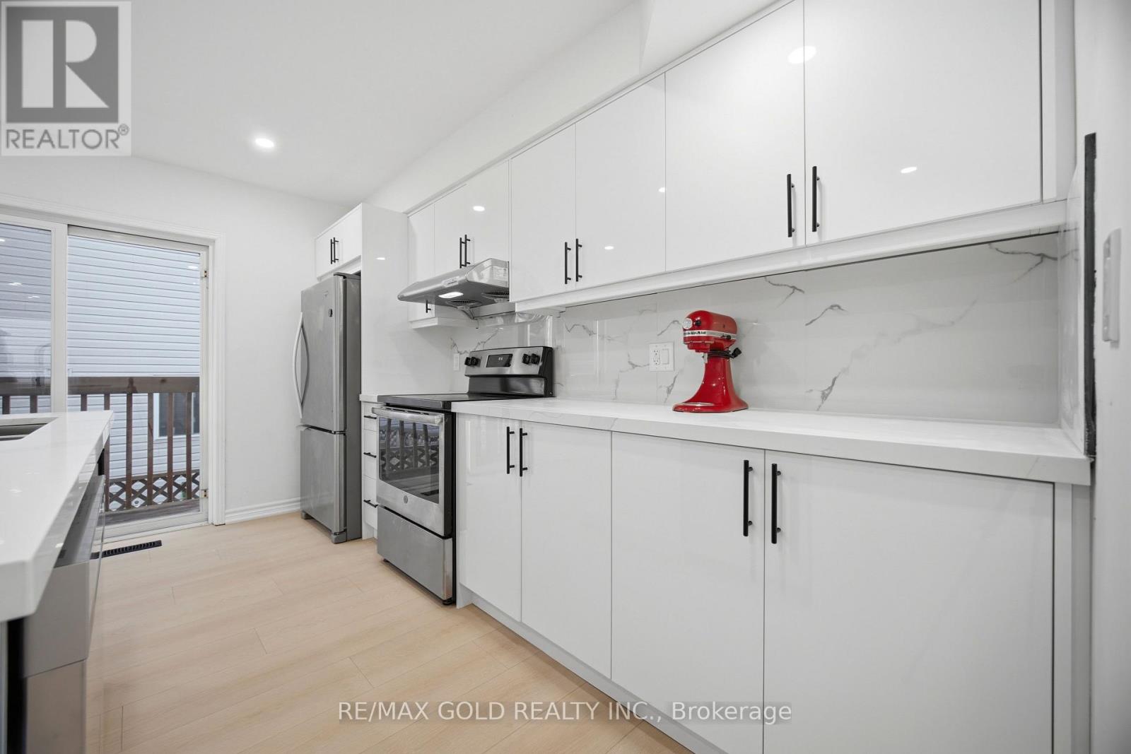 46 CASHEL CRESCENT - 12