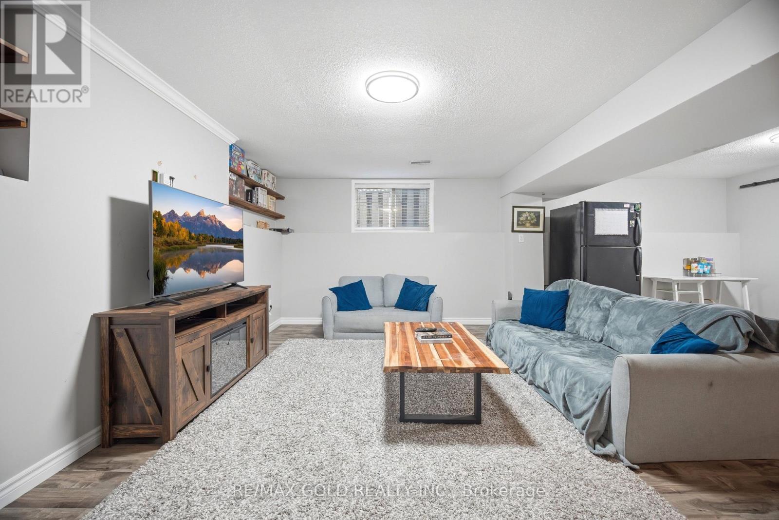 46 CASHEL CRESCENT - 33