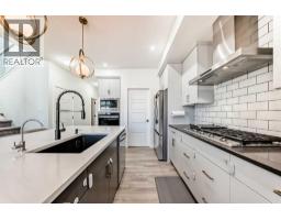 5pc Bathroom - 287 Amblehurst Way Nw, Calgary, AB T3P2J8 Photo 8