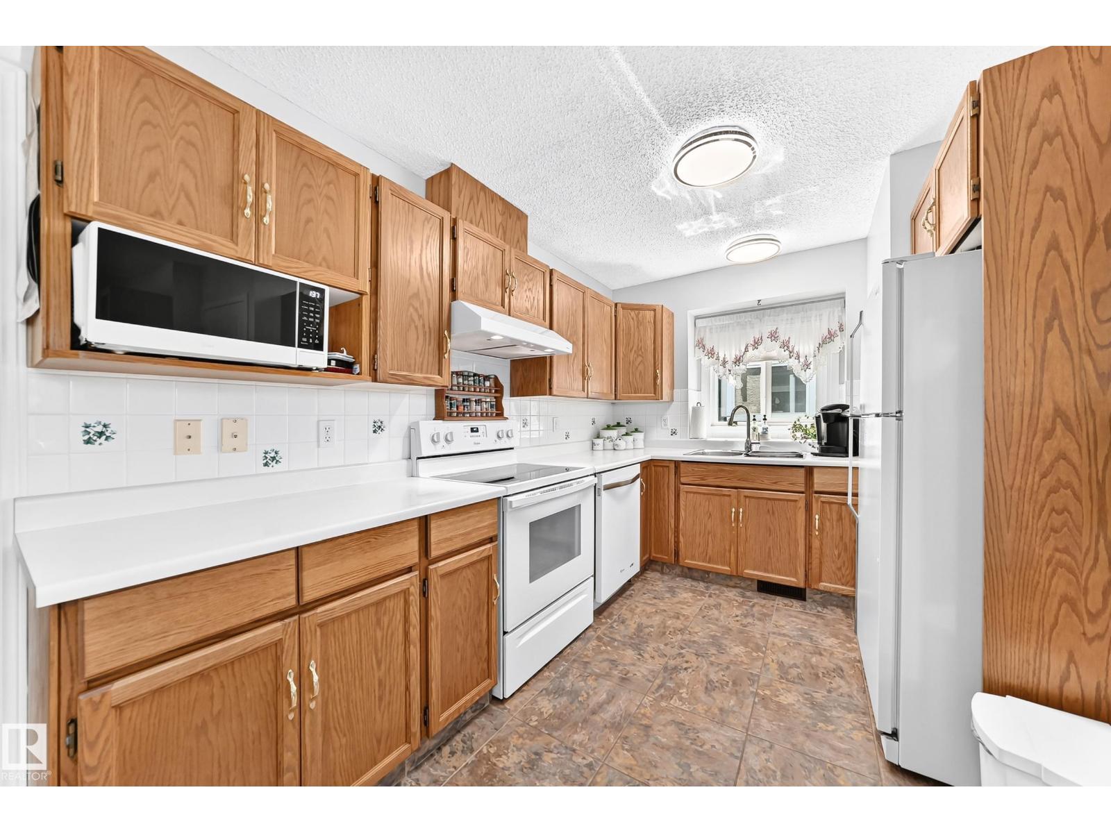 7028 190 ST NW NW - 10