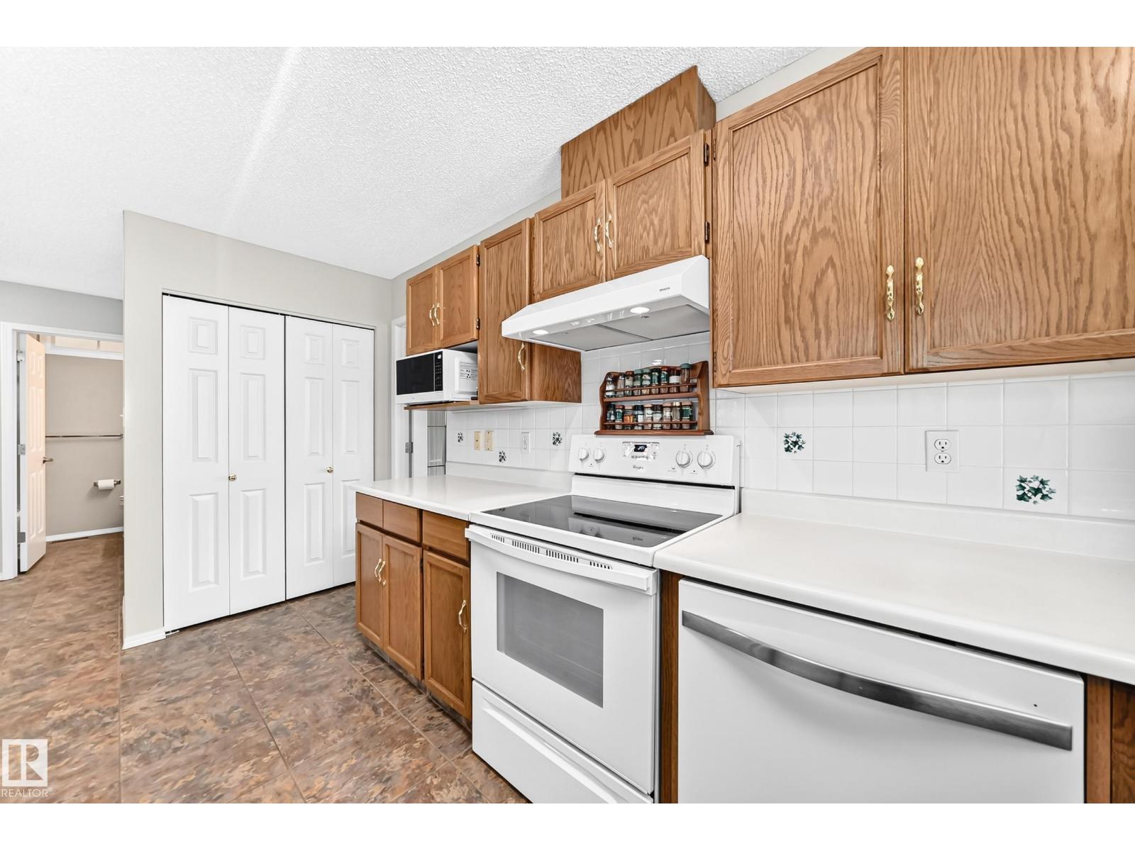 7028 190 ST NW NW - 11
