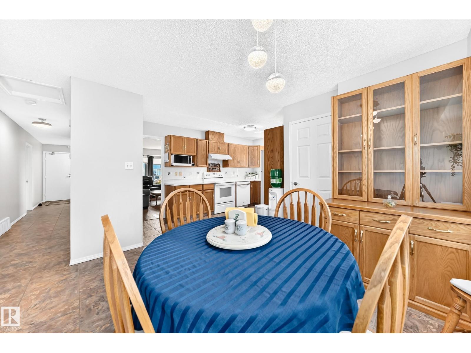 7028 190 ST NW NW - 16