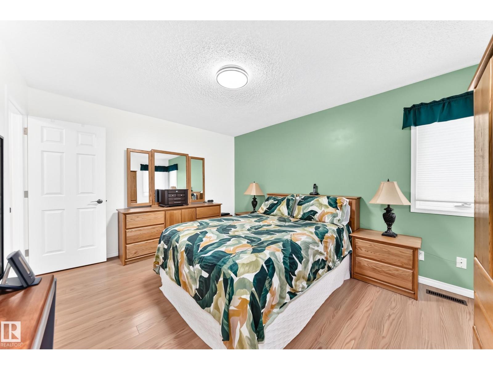 7028 190 ST NW NW - 17