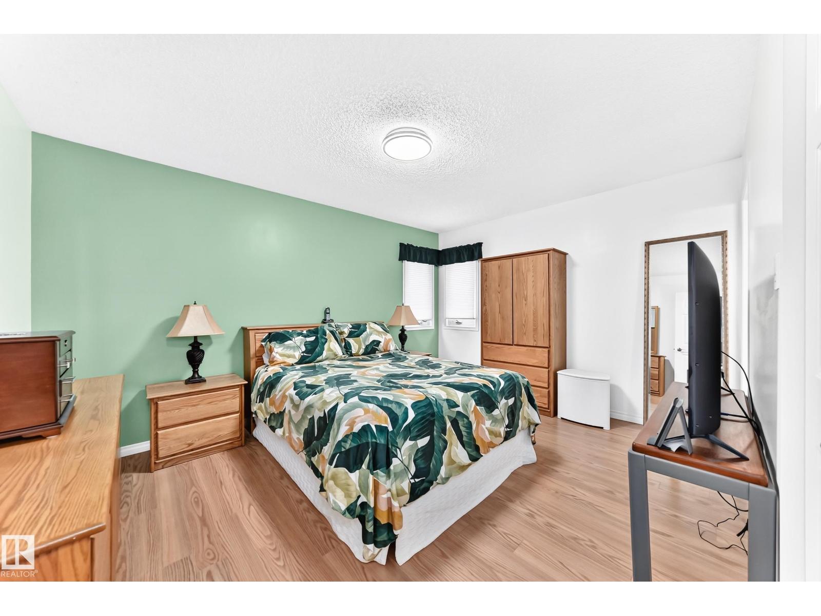 7028 190 ST NW NW - 18
