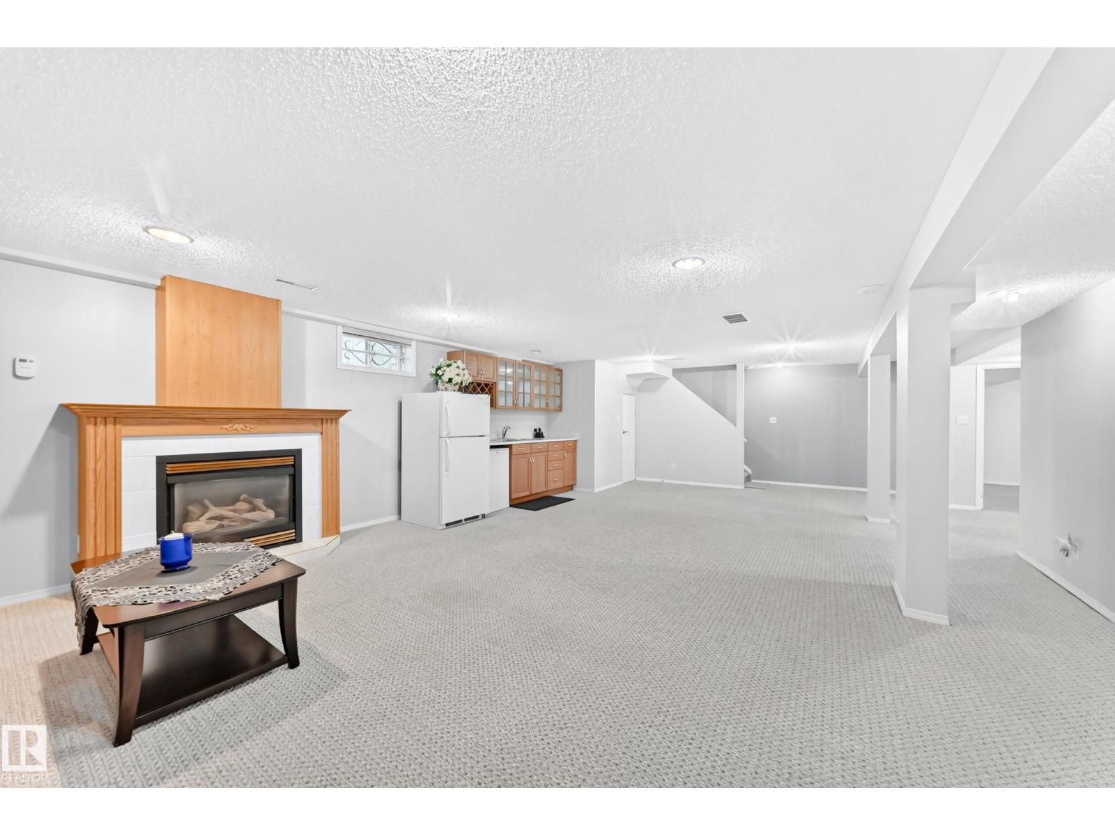 7028 190 ST NW NW - 30