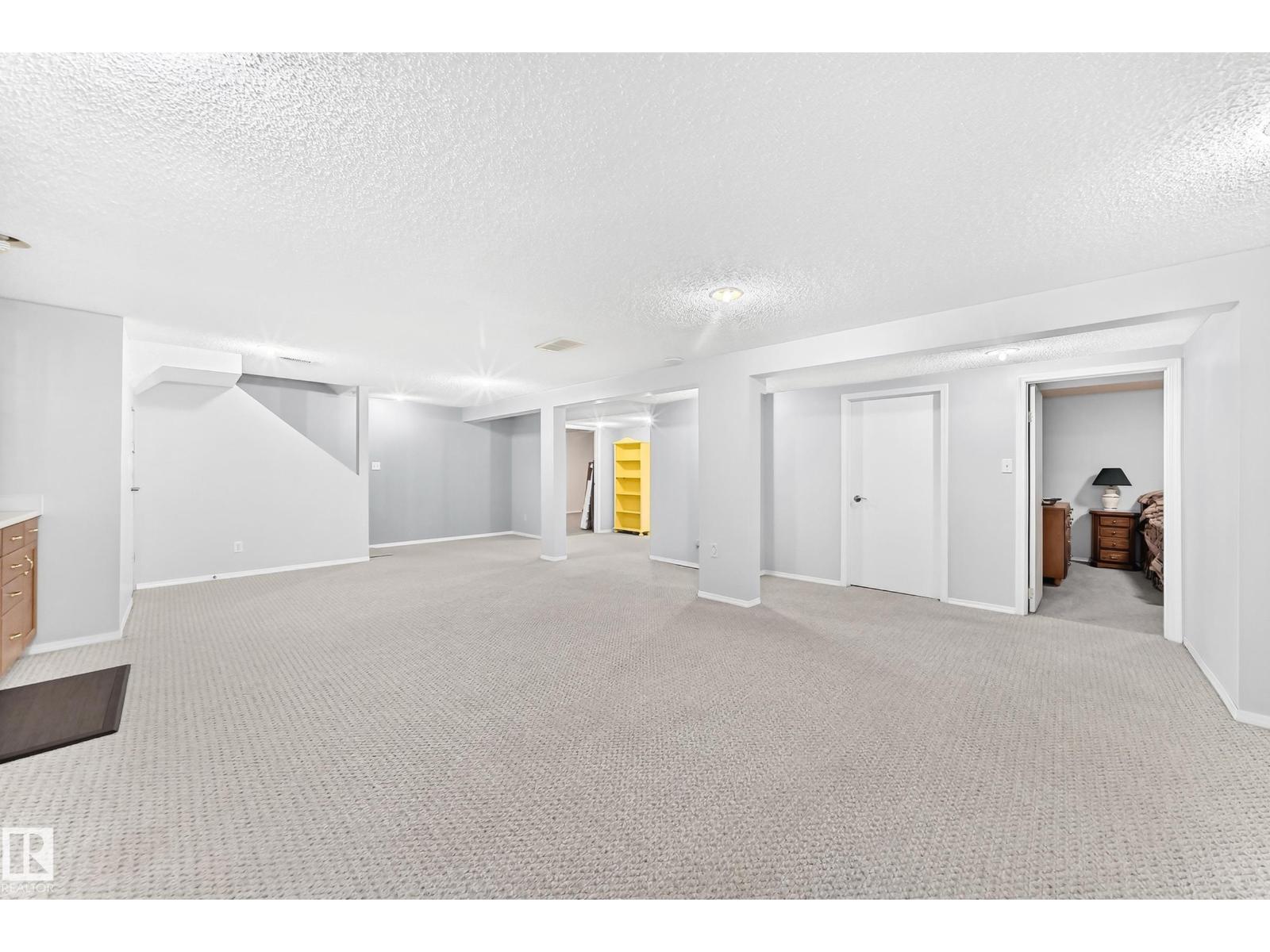 7028 190 ST NW NW - 31