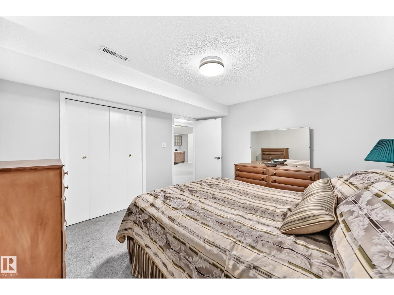 7028 190 ST NW NW - 34