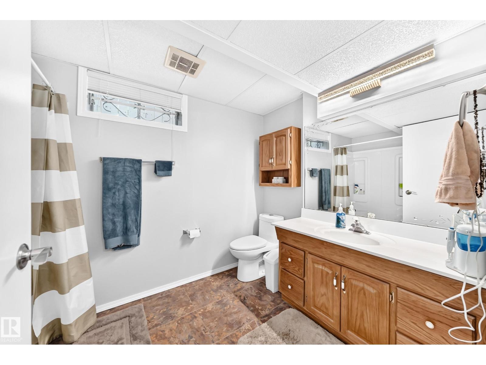 7028 190 ST NW NW - 37