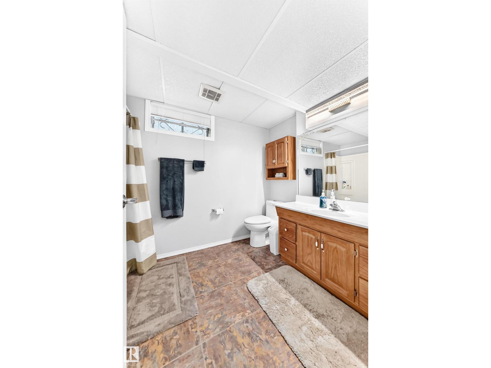 7028 190 ST NW NW - 38