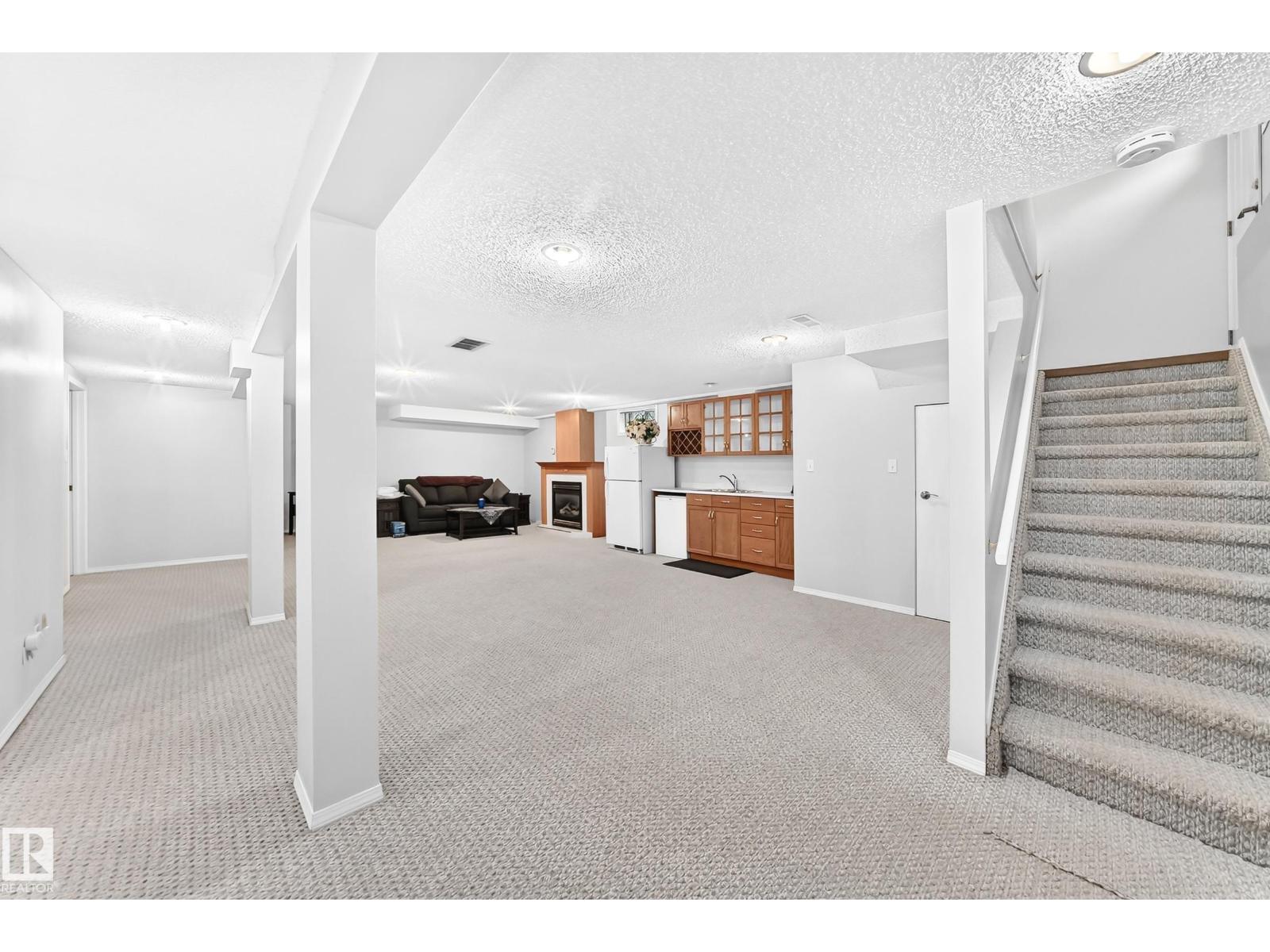 7028 190 ST NW NW - 40