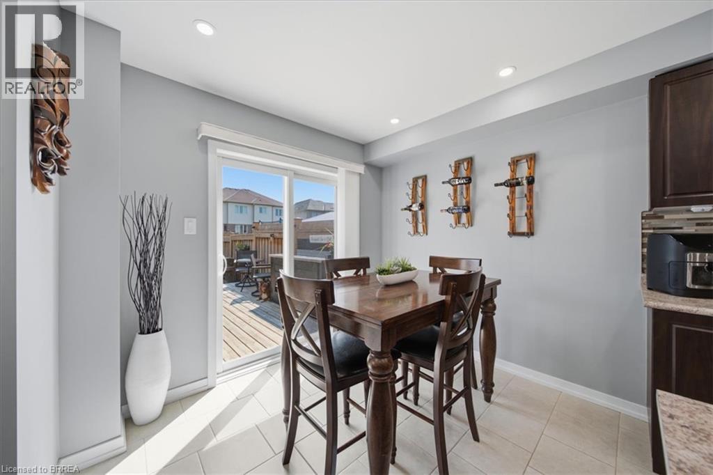 115 ENGLISH Lane - Image 11