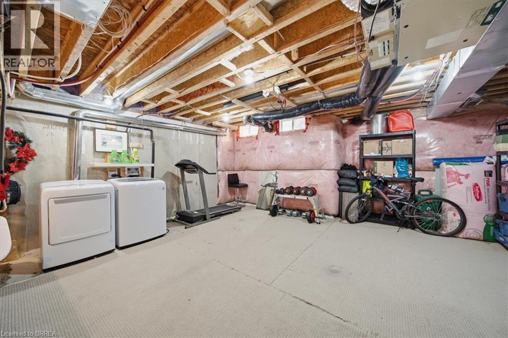 115 ENGLISH Lane - Image 32