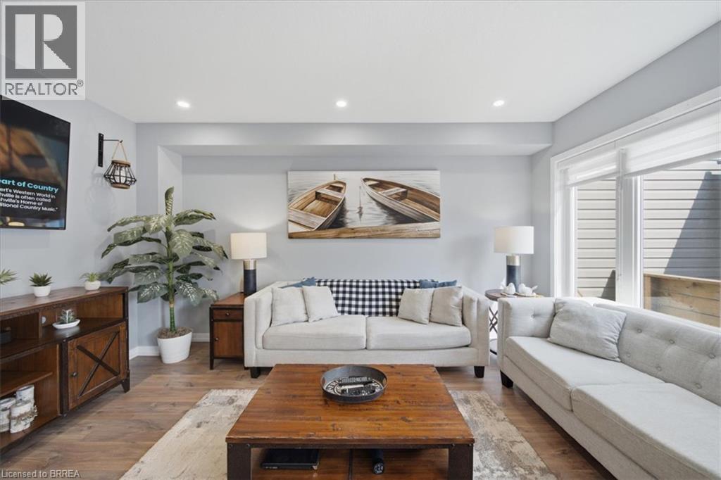 115 ENGLISH Lane - 15