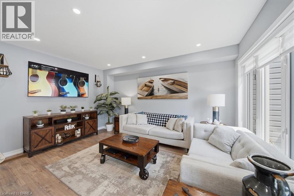 115 ENGLISH Lane - Image 13