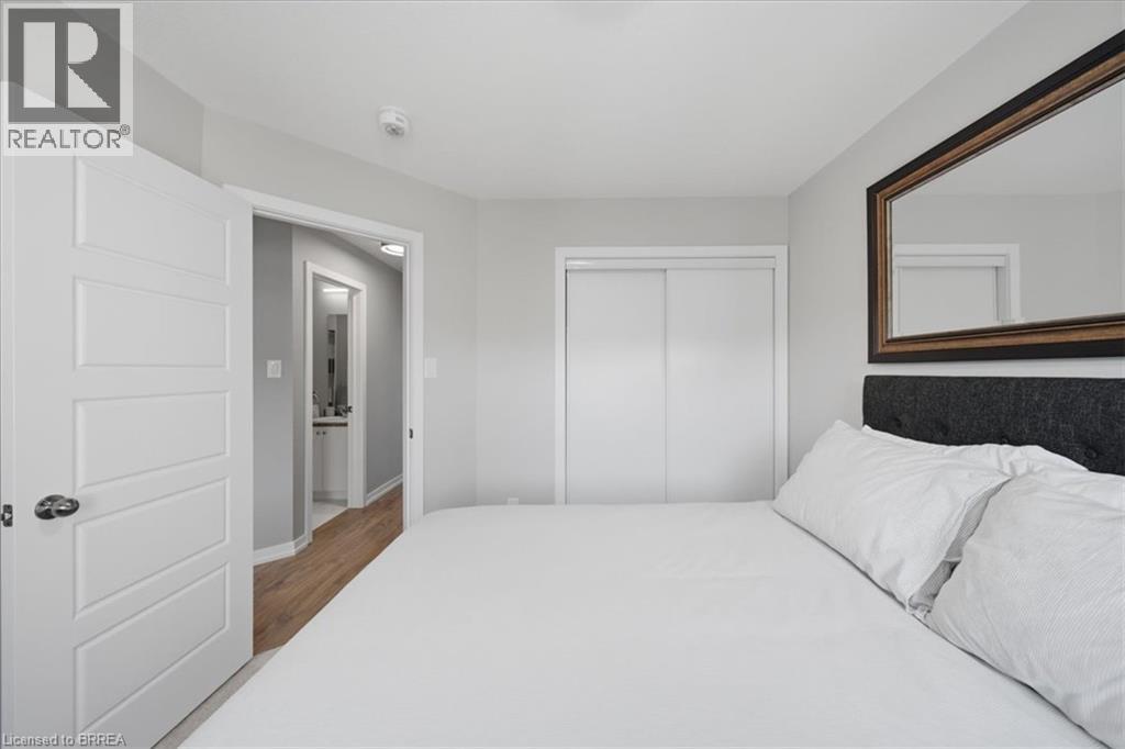 115 ENGLISH Lane - Image 29