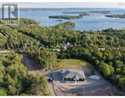 Sunroom - 3352 Eskasoni Road, Islandview, NS B1J1K3 Photo 6