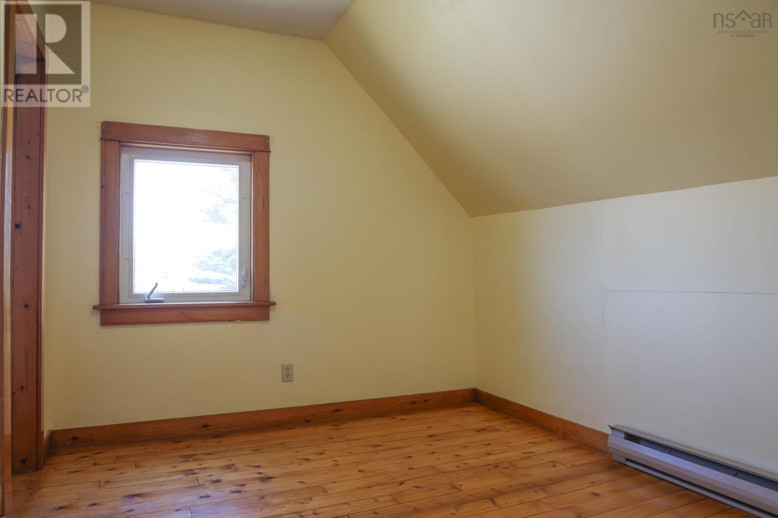 1286 1 Highway - 30