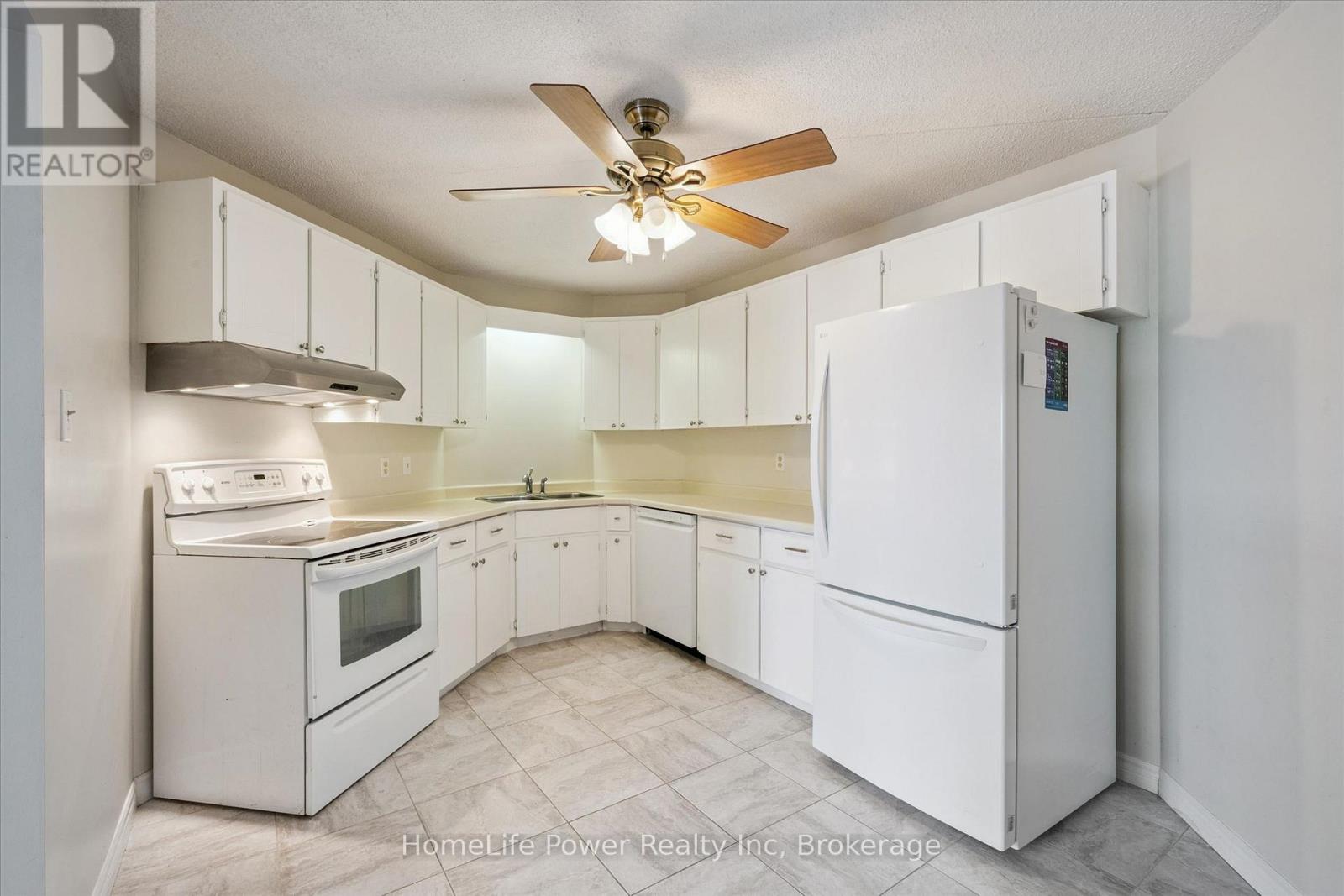 #402 22 MARILYN DRIVE - Image 13