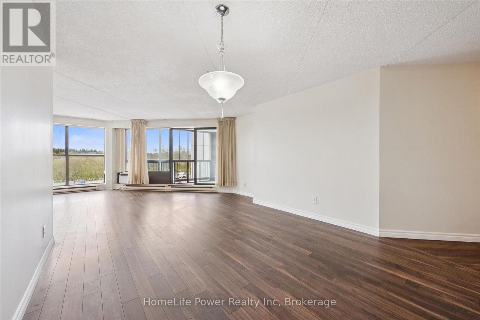 #402 22 MARILYN DRIVE - Image 8
