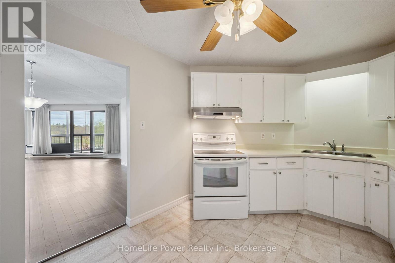 #402 22 MARILYN DRIVE - Image 15