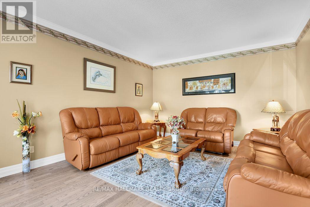 1687 ORFORD CRESCENT - 11