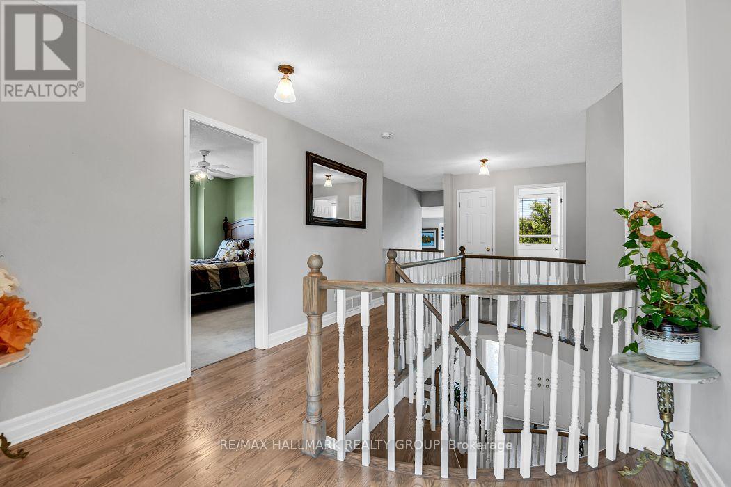 1687 ORFORD CRESCENT - 17