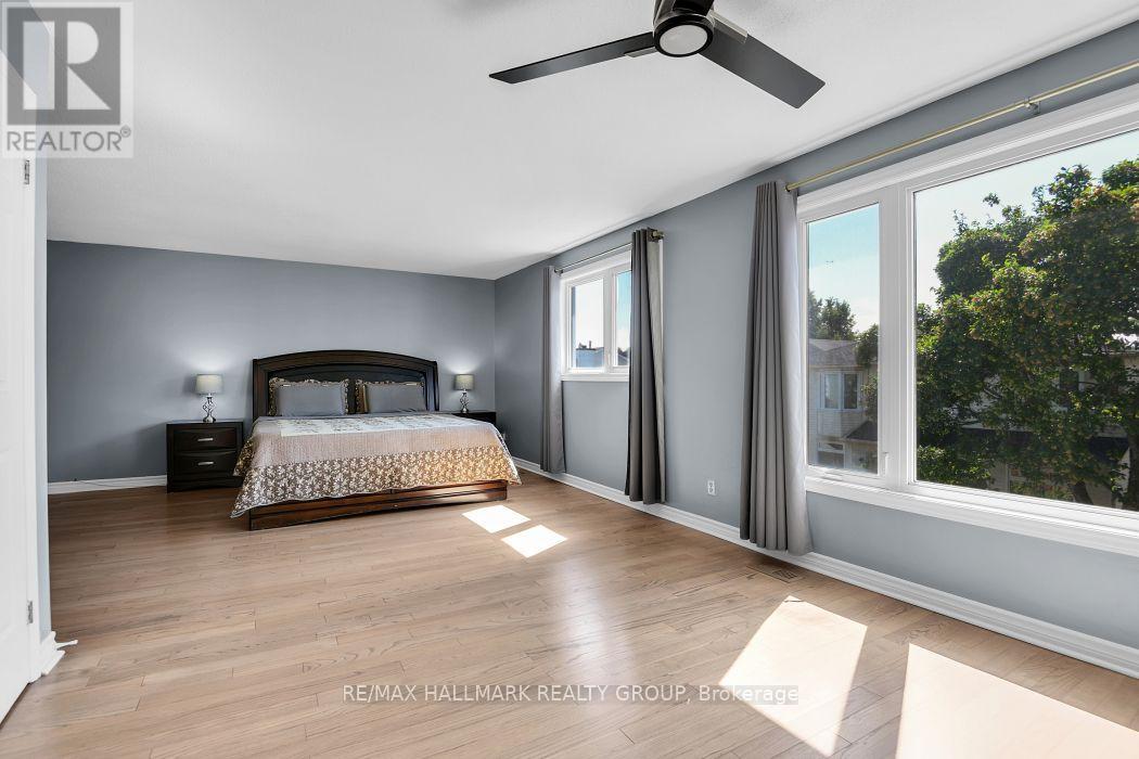1687 ORFORD CRESCENT - 18