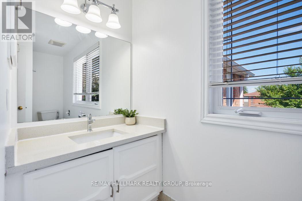 1687 ORFORD CRESCENT - 26
