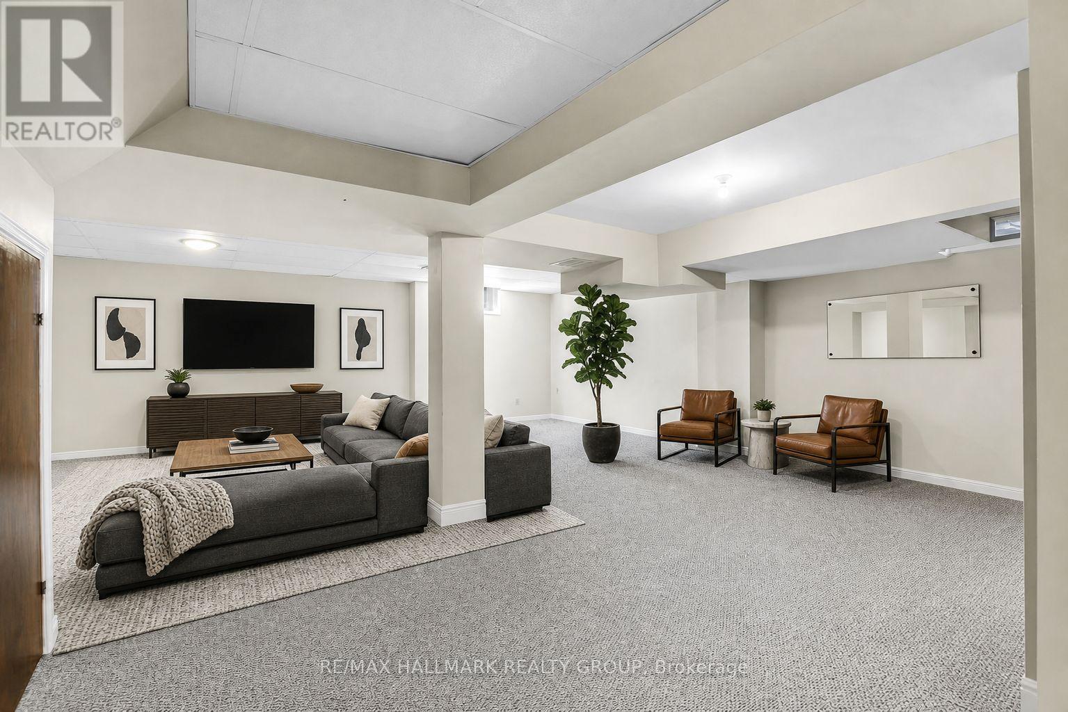 1687 ORFORD CRESCENT - 27