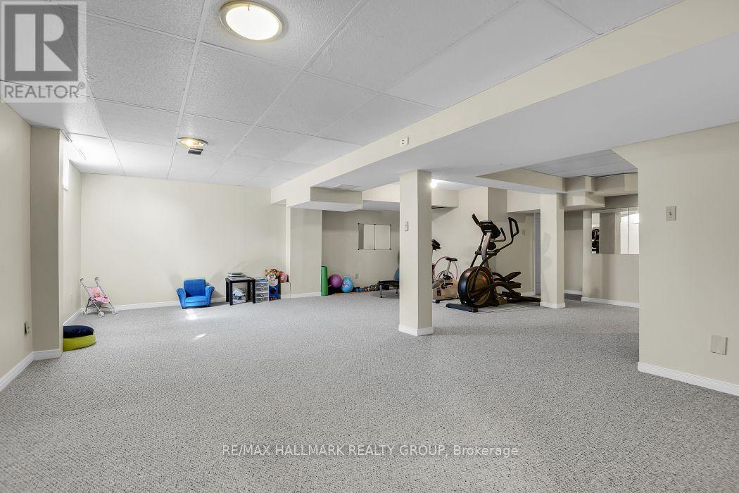 1687 ORFORD CRESCENT - 30