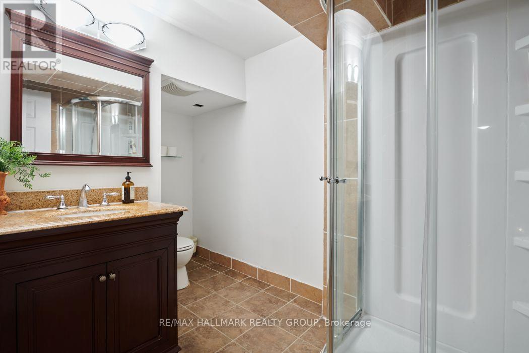 1687 ORFORD CRESCENT - 33