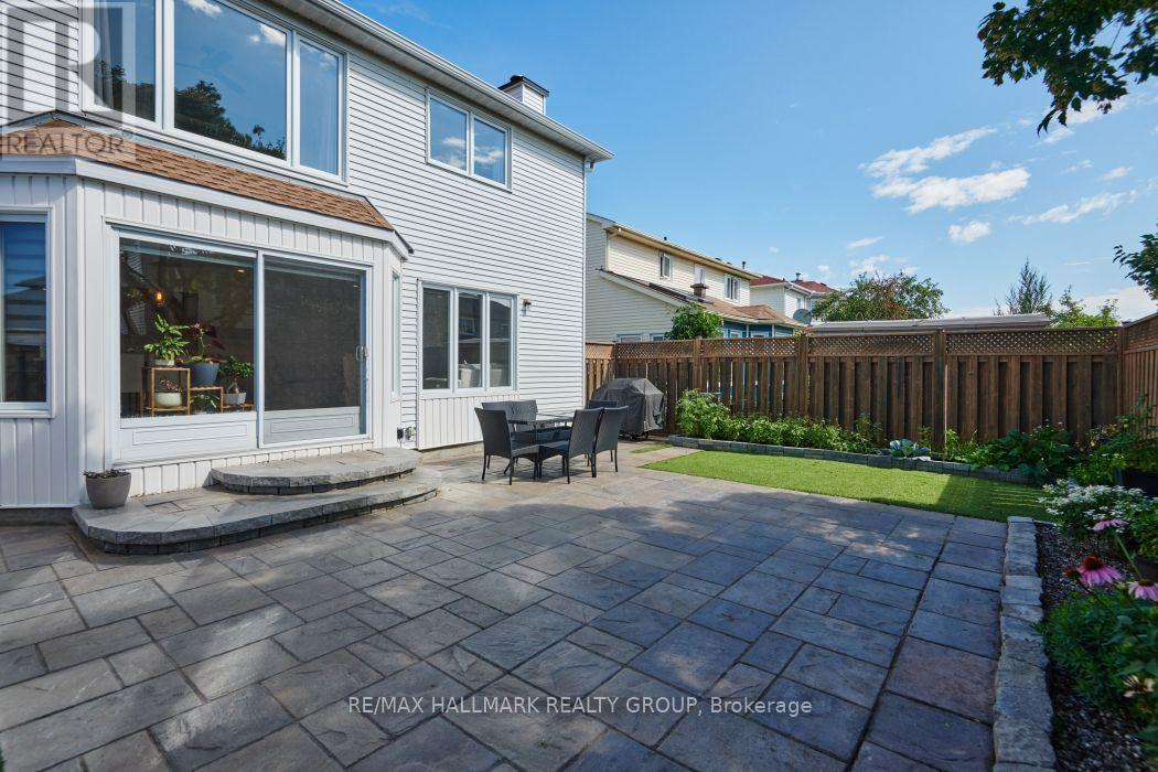 1687 ORFORD CRESCENT - 36