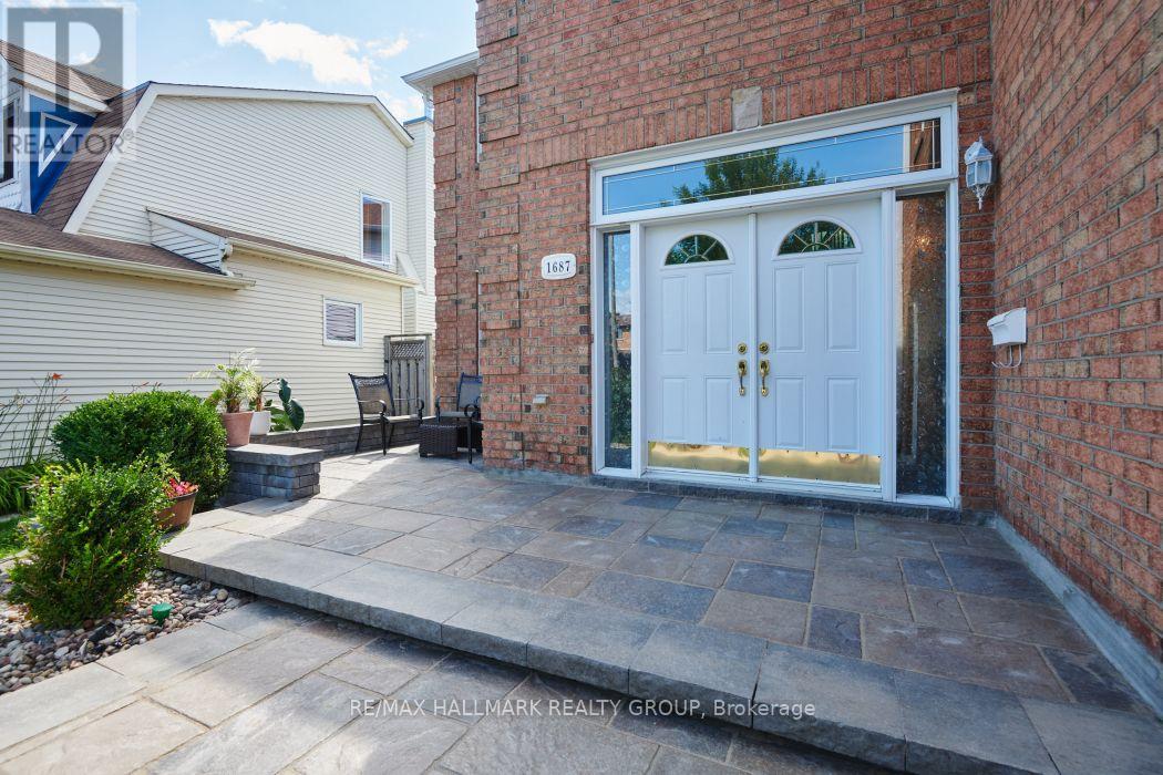 1687 ORFORD CRESCENT - 4